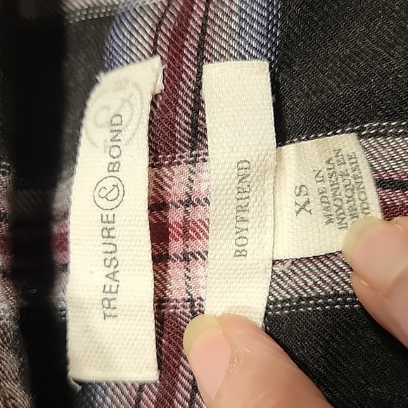 Treasure & Bond Size XS Black, Blue, White & Burgundy Plaid "Boyfriend" Flannel - Picture 11 of 12
